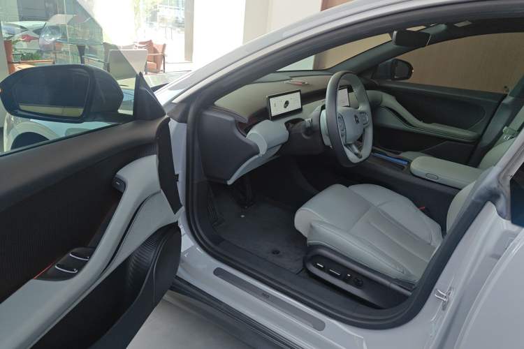 Used Nio ET5 2022 75 kWh Interior 3