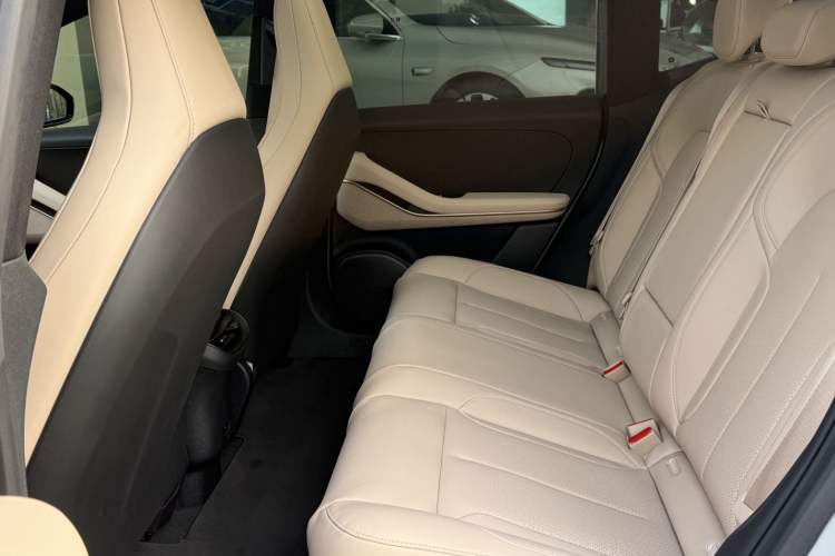 Used Nio ET5 2022 75 kWh Interior 3