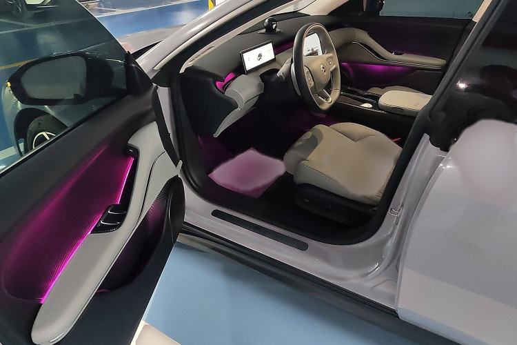 Used Nio ET5 2022 75 kWh Interior 3