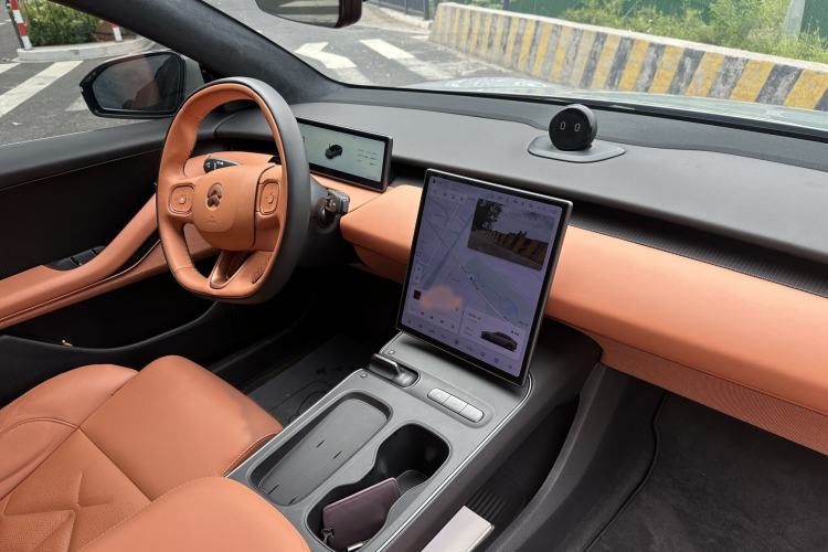 Used Nio ET5 2022 100 kWh Interior 4