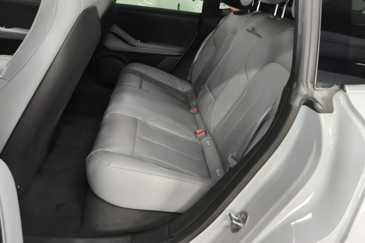 Used Nio ET5 2022 75 kWh Interior 4
