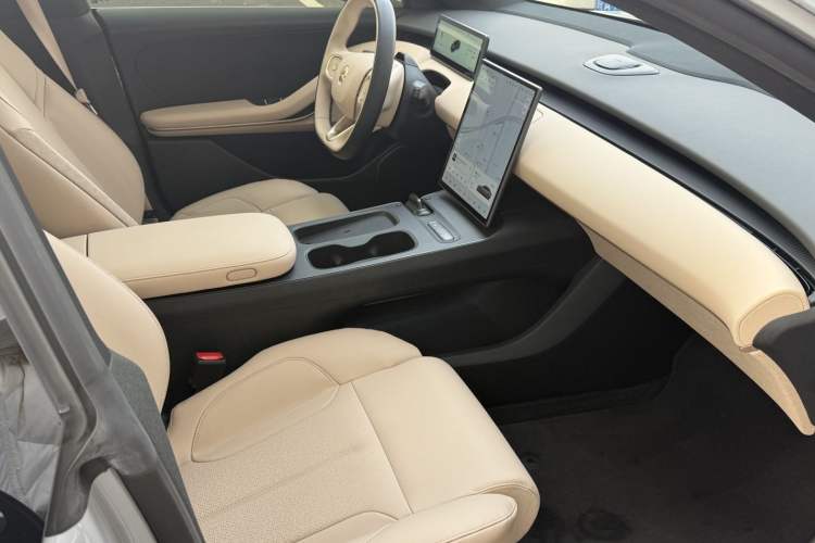 Used Nio ET5 2022 75 kWh Interior 5