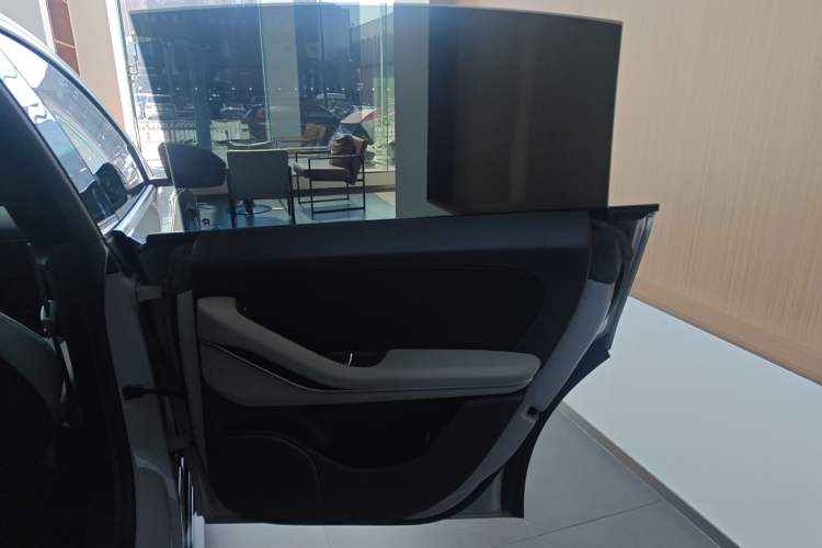 Used Nio ET5 2022 75 kWh Interior 6