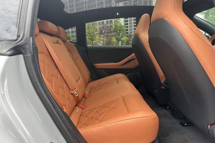 Used Nio ET5 2022 100 kWh Interior 6