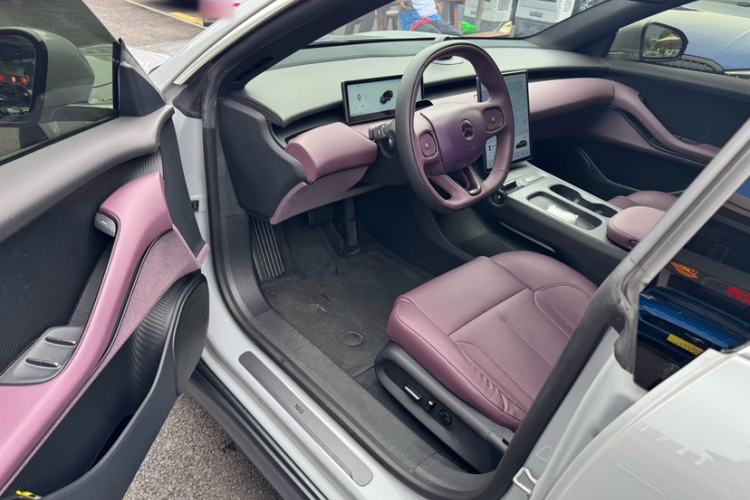 Used Nio ET5 2022 75 kWh Interior 7