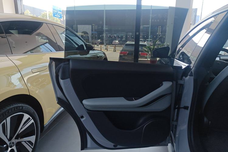 Used Nio ET5 2022 75 kWh Interior 8