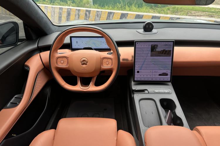 Used Nio ET5 2022 100 kWh Interior 8