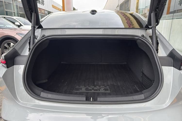 Used Nio ET5 2022 75 kWh Interior 8