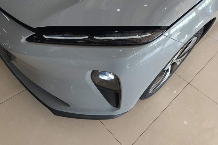 Used Nio ET5 2022 75 kWh Left Front Headlight