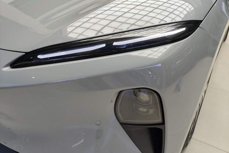 Used Nio ET5 2022 75 kWh Left Front Headlight