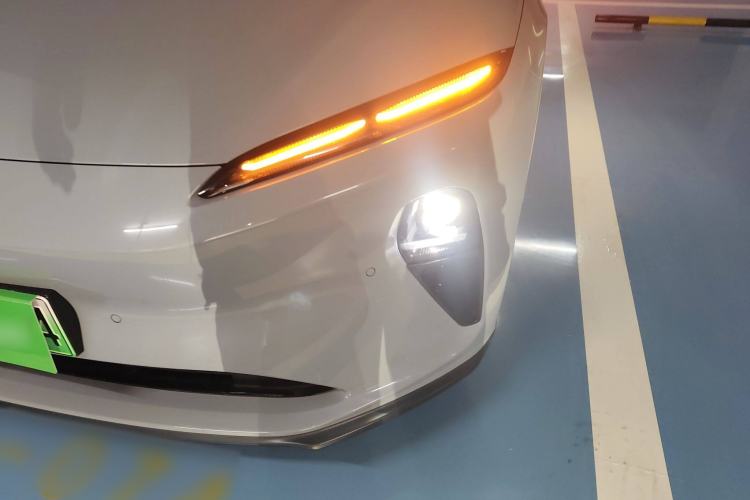 Used Nio ET5 2022 75 kWh Left Front Headlight