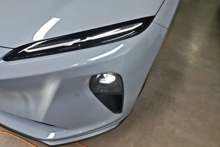 Used Nio ET5 2022 75 kWh Left Front Headlight