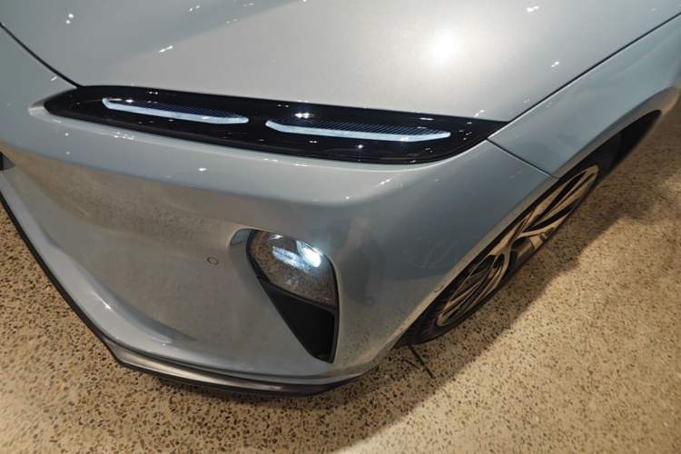 Used Nio ET5 2022 75 kWh Left Front Headlight