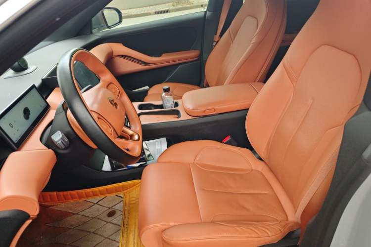 Used Nio ET5 2022 75 kWh Left Front Seat