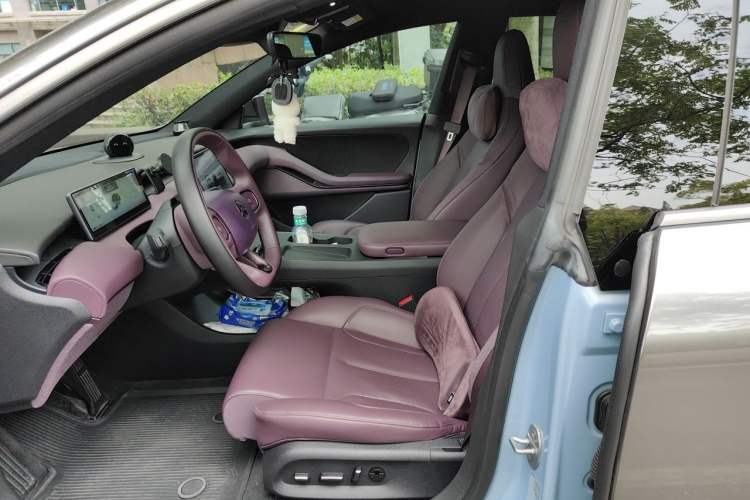 Used Nio ET5 2022 75 kWh Left Front Seat