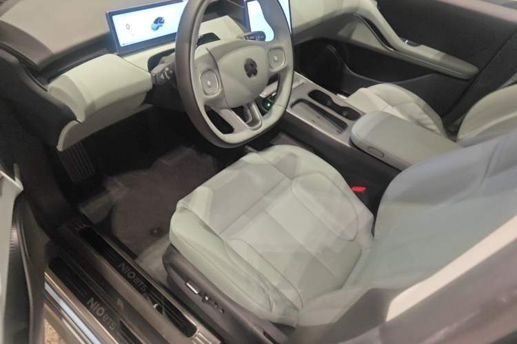 Used Nio ET5 2022 75 kWh Left Front Seat