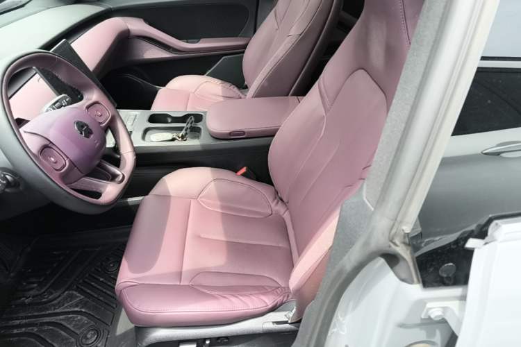 Used Nio ET5 2022 75 kWh Left Front Seat