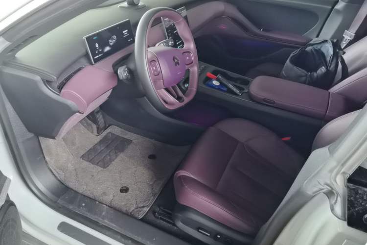 Used Nio ET5 2022 75 kWh Left Front Seat