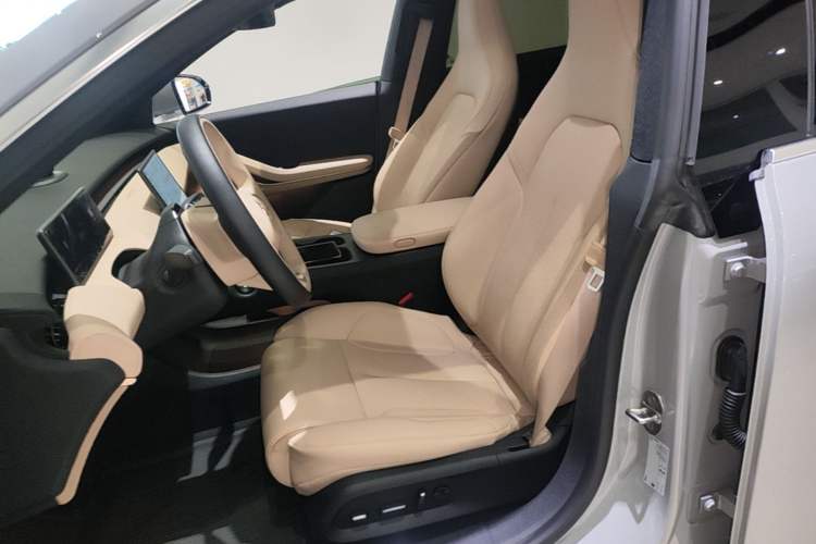 Used Nio ET5 2022 75 kWh Left Front Seat