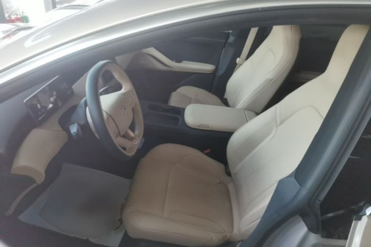 Used Nio ET5 2022 75 kWh Left Front Seat