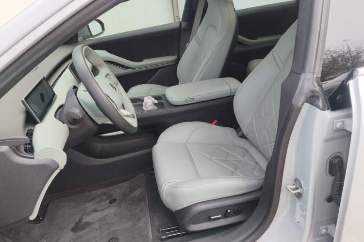 Used Nio ET5 2022 75 kWh Left Front Seat