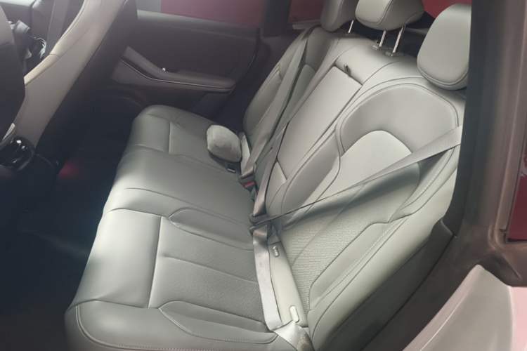 Used Nio ET5 2022 75 kWh Left Rear Seat