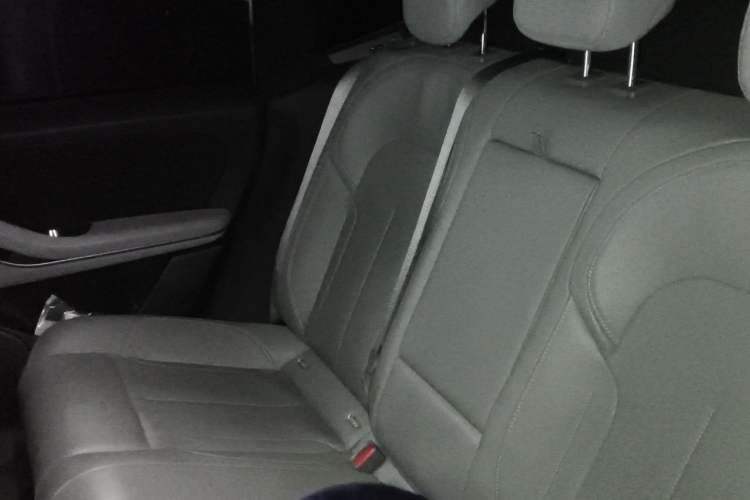 Used Nio ET5 2022 75 kWh Left Rear Seat