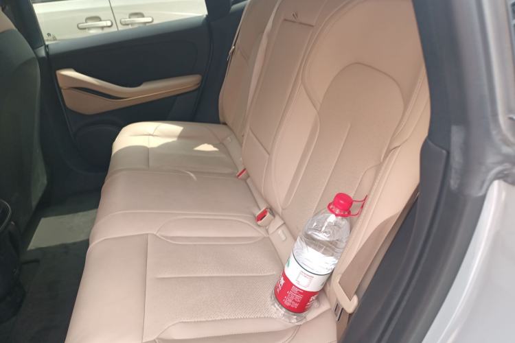 Used Nio ET5 2022 75 kWh Left Rear Seat