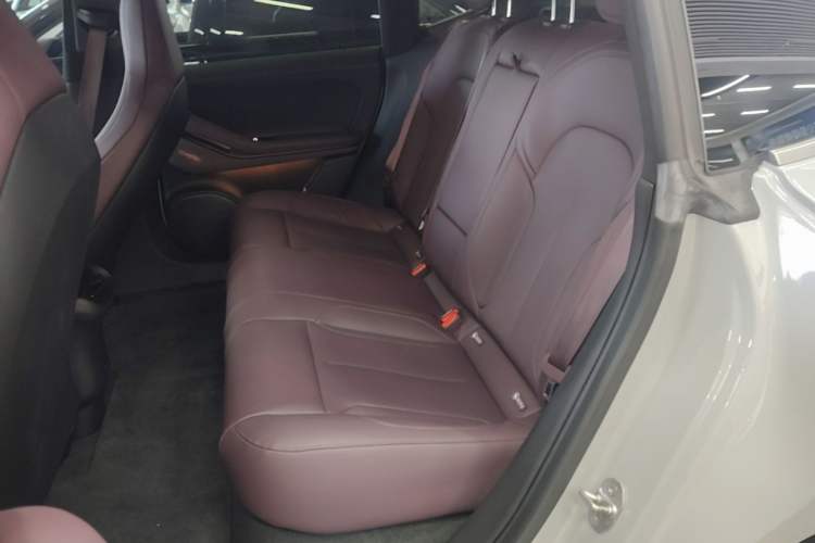 Used Nio ET5 2022 75 kWh Left Rear Seat