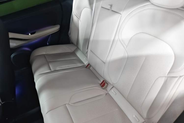 Used Nio ET5 2022 75 kWh Left Rear Seat