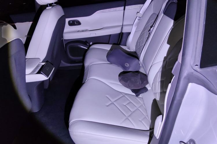 Used Nio ET5 2022 100 kWh Left Rear Seat