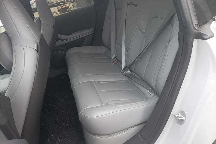 Used Nio ET5 2022 75 kWh Left Rear Seat