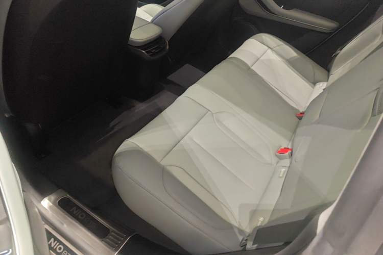 Used Nio ET5 2022 75 kWh Left Rear Seat