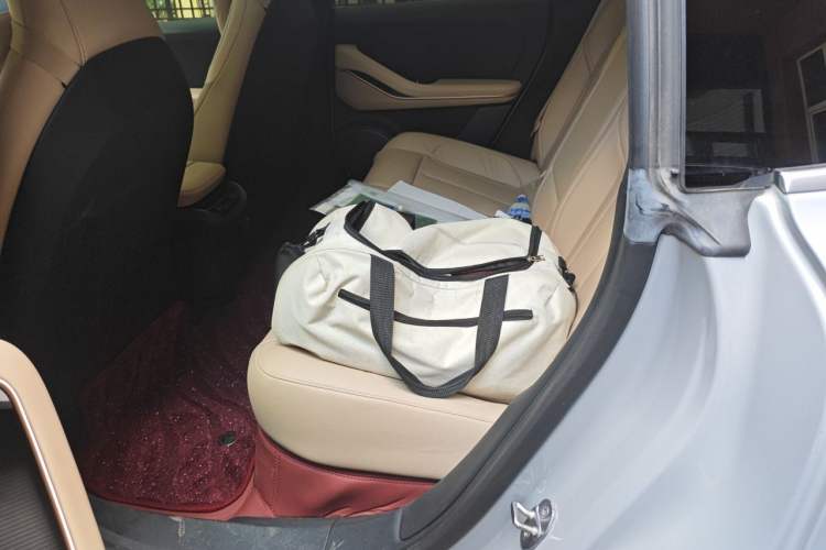 Used Nio ET5 2022 75 kWh Left Rear Seat