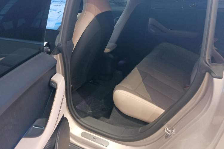 Used Nio ET5 2022 75 kWh Left Rear Seat