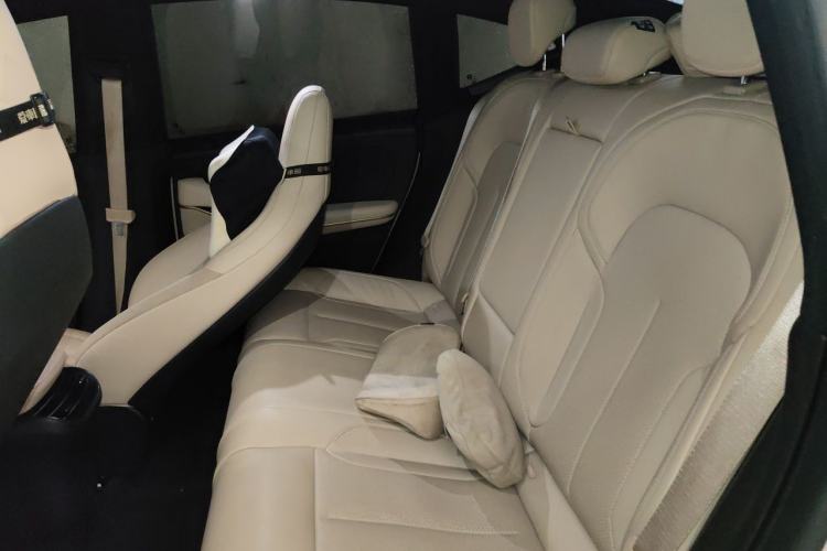 Used Nio ET5 2022 75 kWh Left Rear Seat