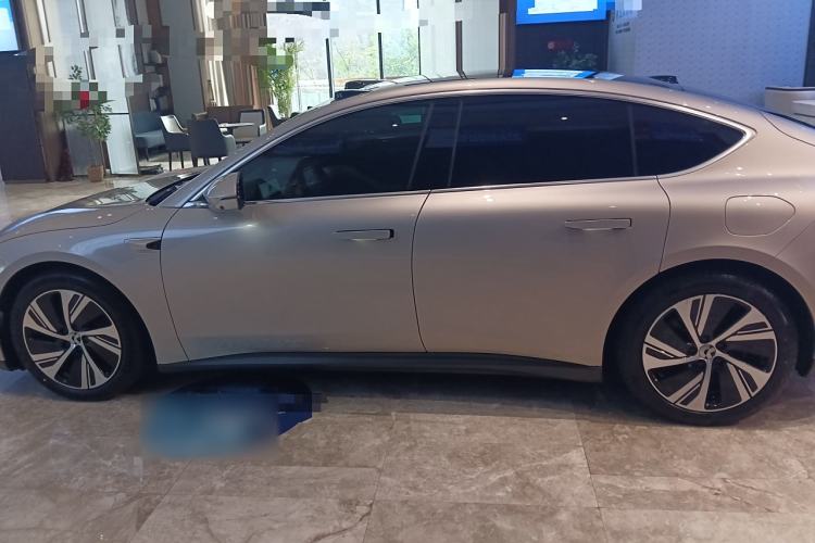 Used Nio ET5 2022 75 kWh Left Side