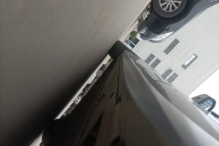 Used Nio ET5 2022 75 kWh Left Side Sill