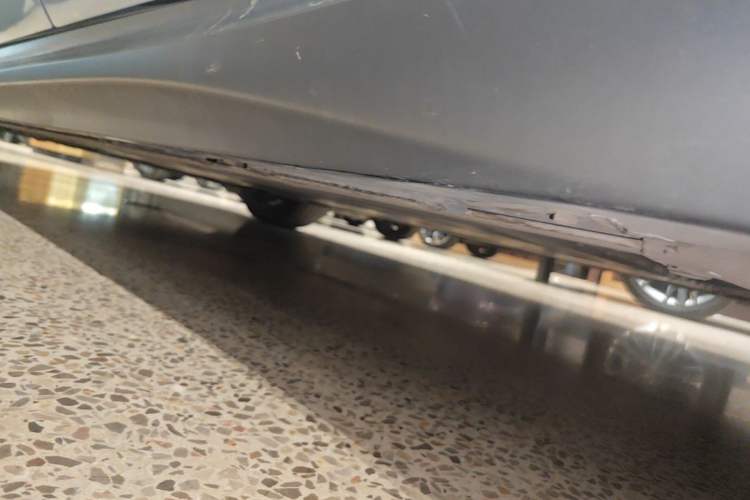 Used Nio ET5 2022 75 kWh Left Side Sill