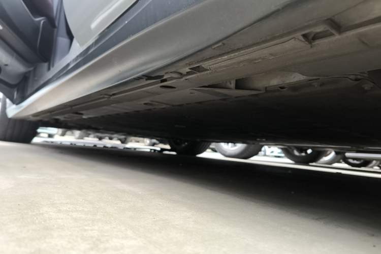 Used Nio ET5 2022 75 kWh Left Side Sill