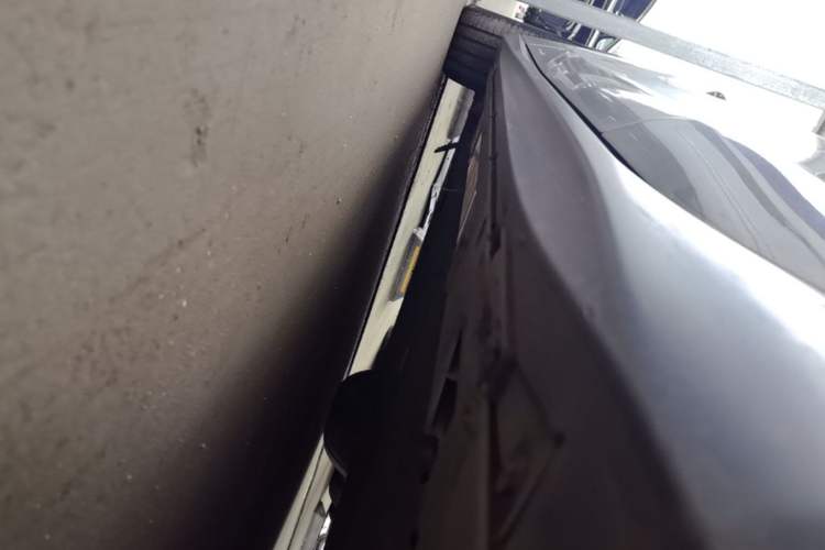Used Nio ET5 2022 75 kWh Left Side Sill