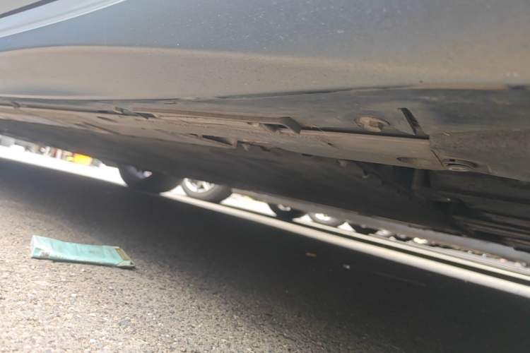Used Nio ET5 2022 75 kWh Left Side Sill