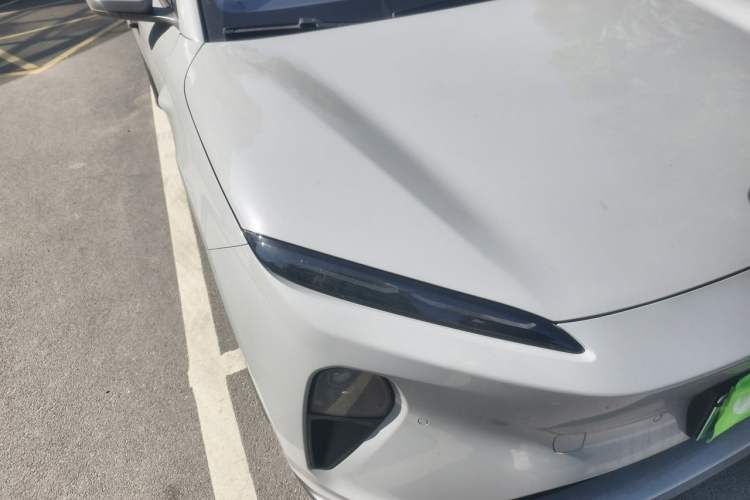 Used Nio ET5 2022 75 kWh Right Front Headlight