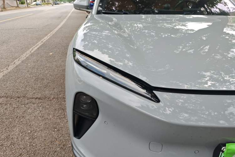 Used Nio ET5 2022 75 kWh Right Front Headlight