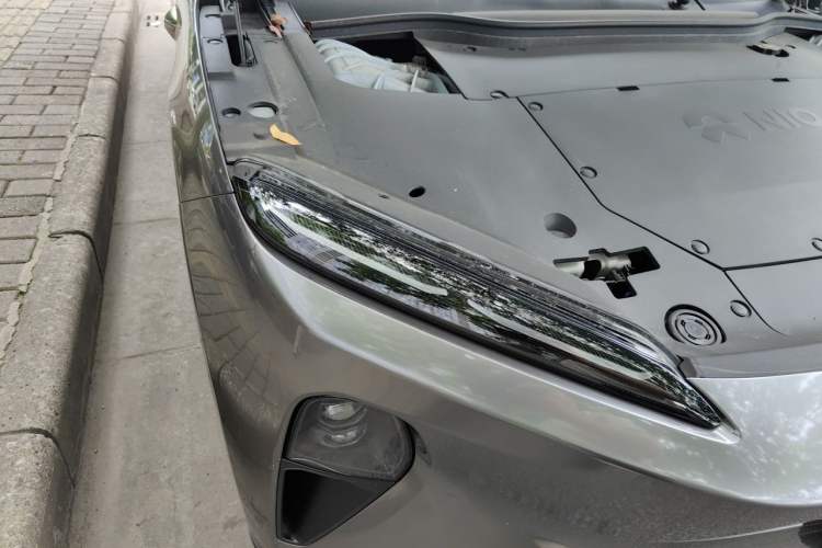 Used Nio ET5 2022 75 kWh Right Front Headlight