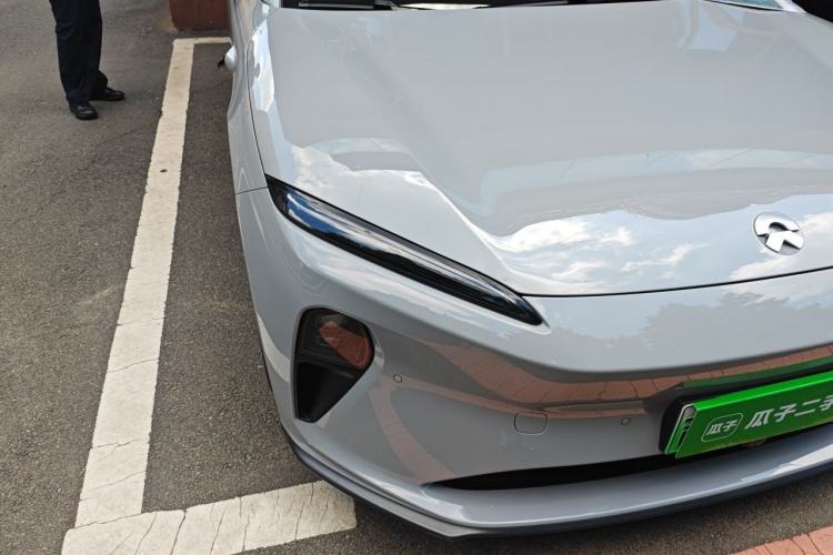 Used Nio ET5 2022 75 kWh Right Front Headlight
