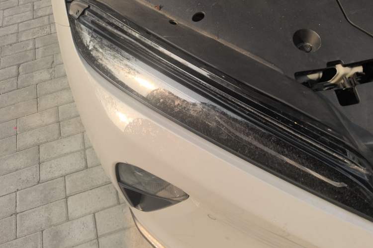 Used Nio ET5 2022 75 kWh Right Front Headlight