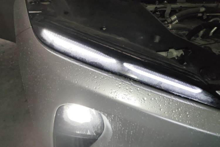 Used Nio ET5 2022 75 kWh Right Front Headlight