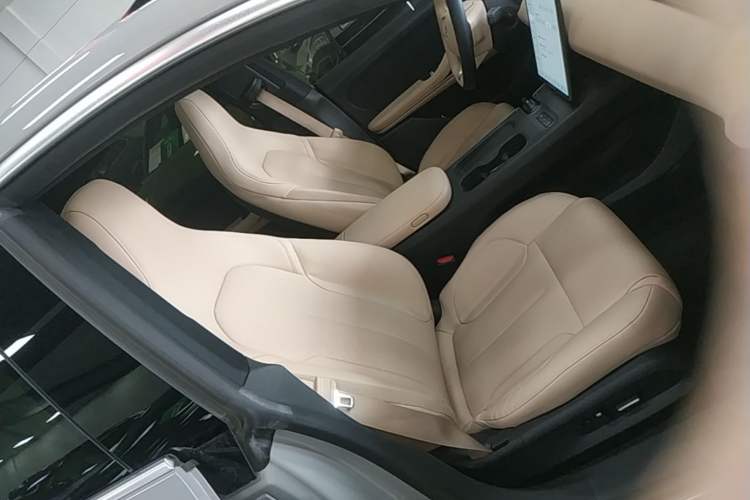 Used Nio ET5 2022 75 kWh Right Front Seat