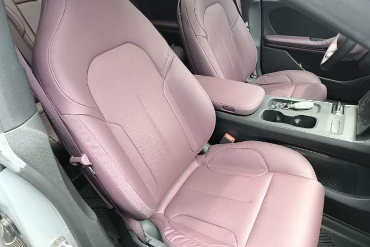 Used Nio ET5 2022 75 kWh Right Front Seat